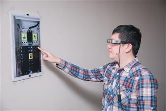 AR眼镜再添新用途 用于检查工厂设备