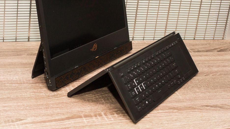 可玩3A游戏的航母级Surface 华硕推ROG Mothership笔电