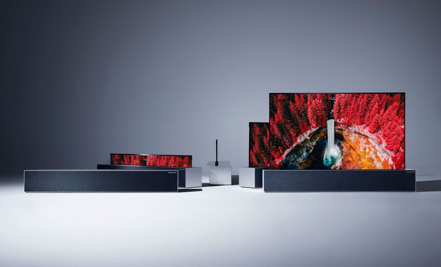 概念变现实 LG展示神奇可卷曲的4K OLED电视
