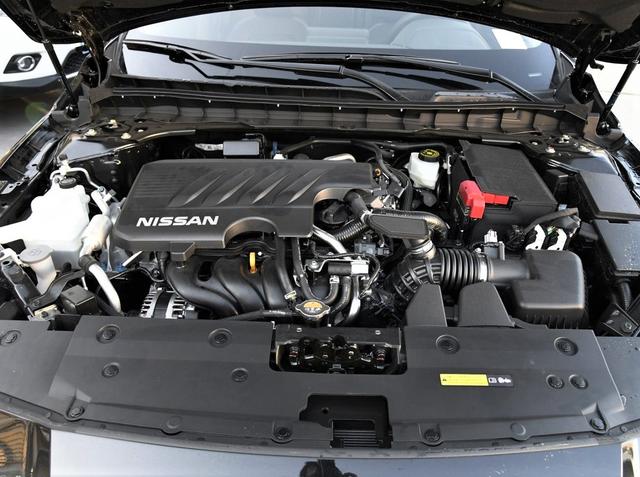 全新天籁姗姗而来,换头换脸换英文标识