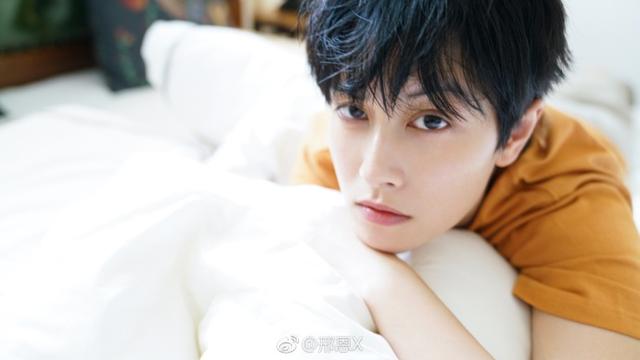 小女花不弃:中性美中最帅的唐人小花演莫若菲,安能辨她是雌雄