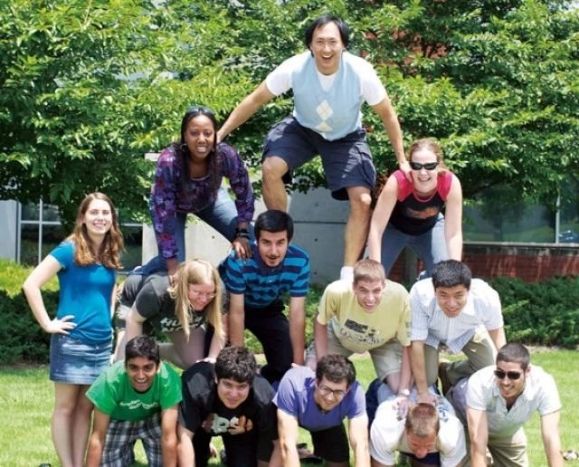 靠搞笑登上《nature》封面，他戴着马桶圈领“诺奖”