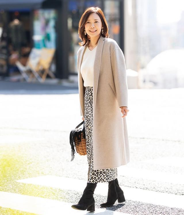 像董洁一样穿打底衫配大衣 保准时髦一个冬天
