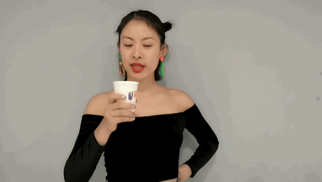 真人实测6款故宫云鹤螺钿系列口红，故宫IP最后的挽尊机会？