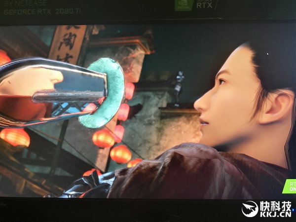 来感受65寸BFGD巨幕玩游戏!沉迷不可自拔