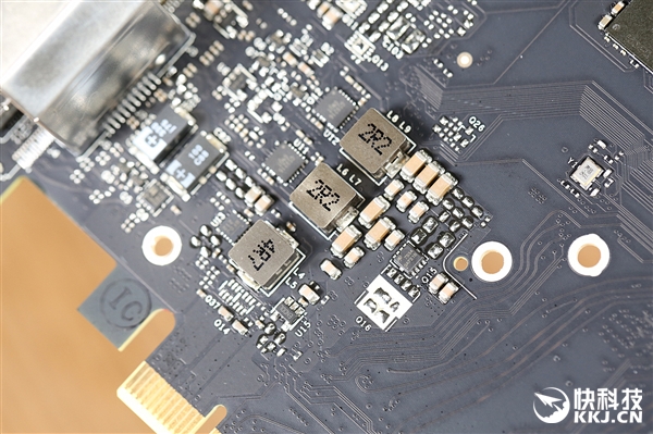 带一块屏幕 七彩虹iGame RTX 2060 Vulcan X OC拆解图赏