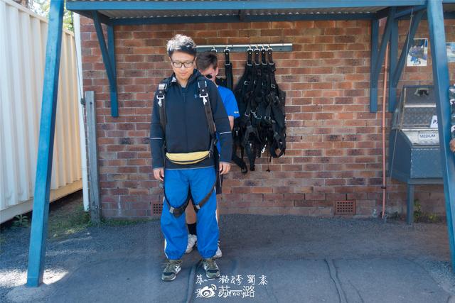 第一次高空跳伞是什么感受?
