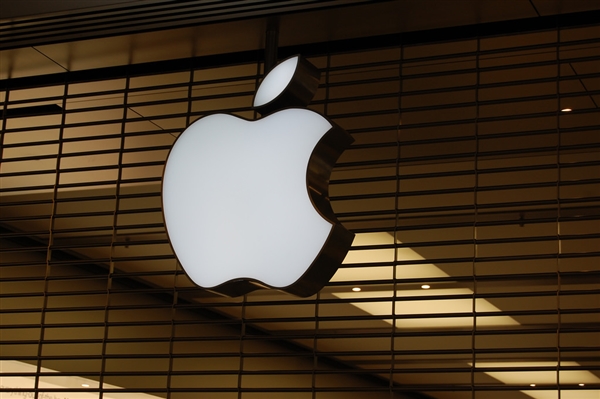 中国超雪团队成功将号码写入iPhone XS eSIM卡 最终实现双卡