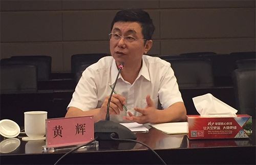董小姐背后6个男人:4人年薪352万 有人身价超3亿