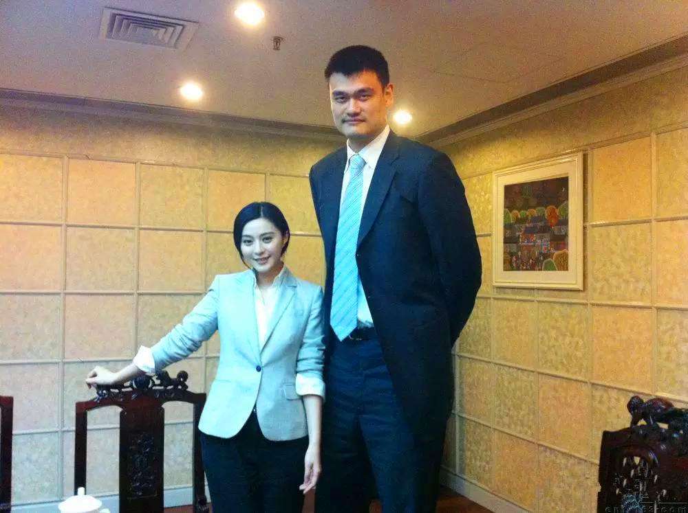 潘长江说潘阳有一个长窜了的哥哥，潘阳信了