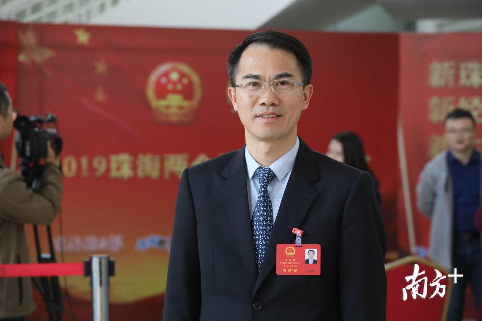 珠海两会刘齐英积极对接香港资源做大香洲现代服务业