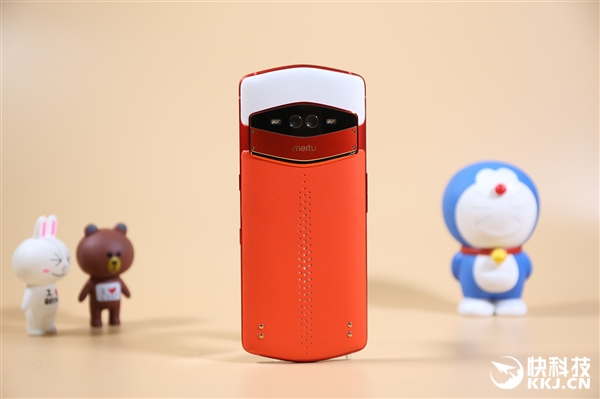 全球首创前置三摄!美图V7图赏:奢华扑面而来