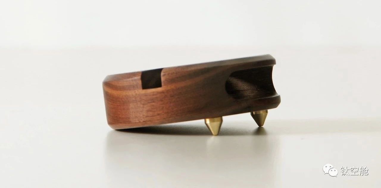 “逃回”北上广的第一天耳朵怀孕了，万人追捧的小怪兽原木音箱，无需插电，纯粹原声｜小话题