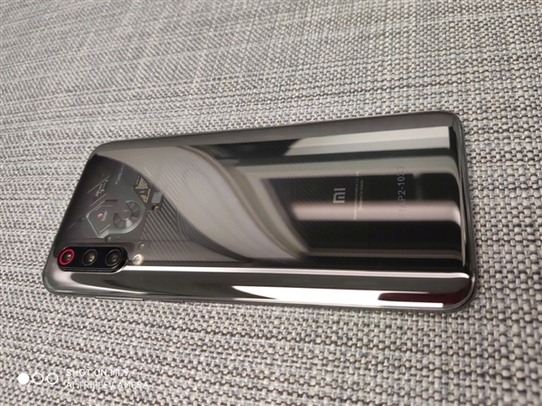 小米9透明尊享版现身GeekBench跑分库：骁龙855+12G RAM
