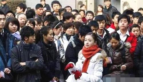 10年前吴谨言北电艺考现场照片,怪不得她是“魏璎珞”!