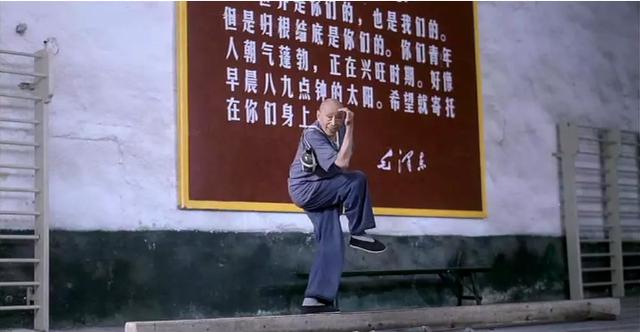 蒋雯丽自编自导的女性文艺电影,催的不仅是泪,更是翻涌的回忆
