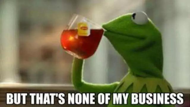 围观看戏，外国人八卦起来，比我们还厉害~