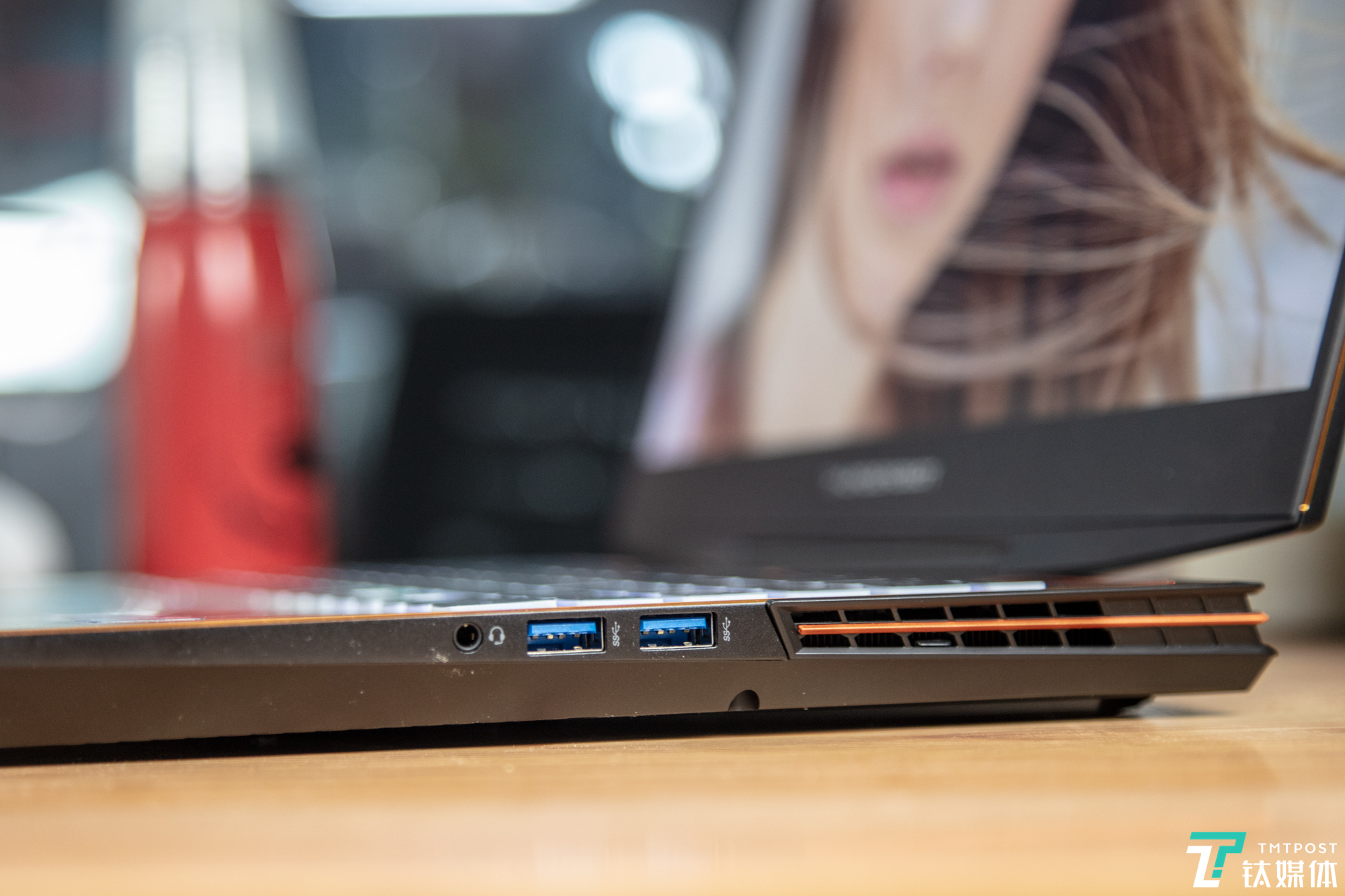 RTX 2070的便携形态，加入光追后的雷神911 Pro点起新技能 | 钛极客