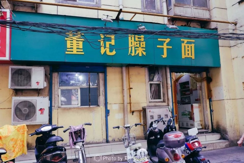 郑州火炸天的7碗面!还没下班就客满!