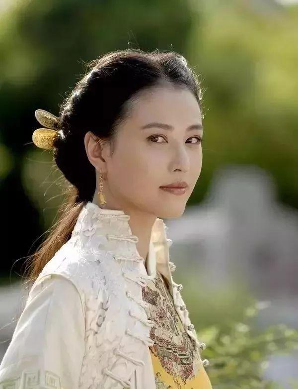 金庸曾说过:“早知道是她演周芷若,我就改结局了”