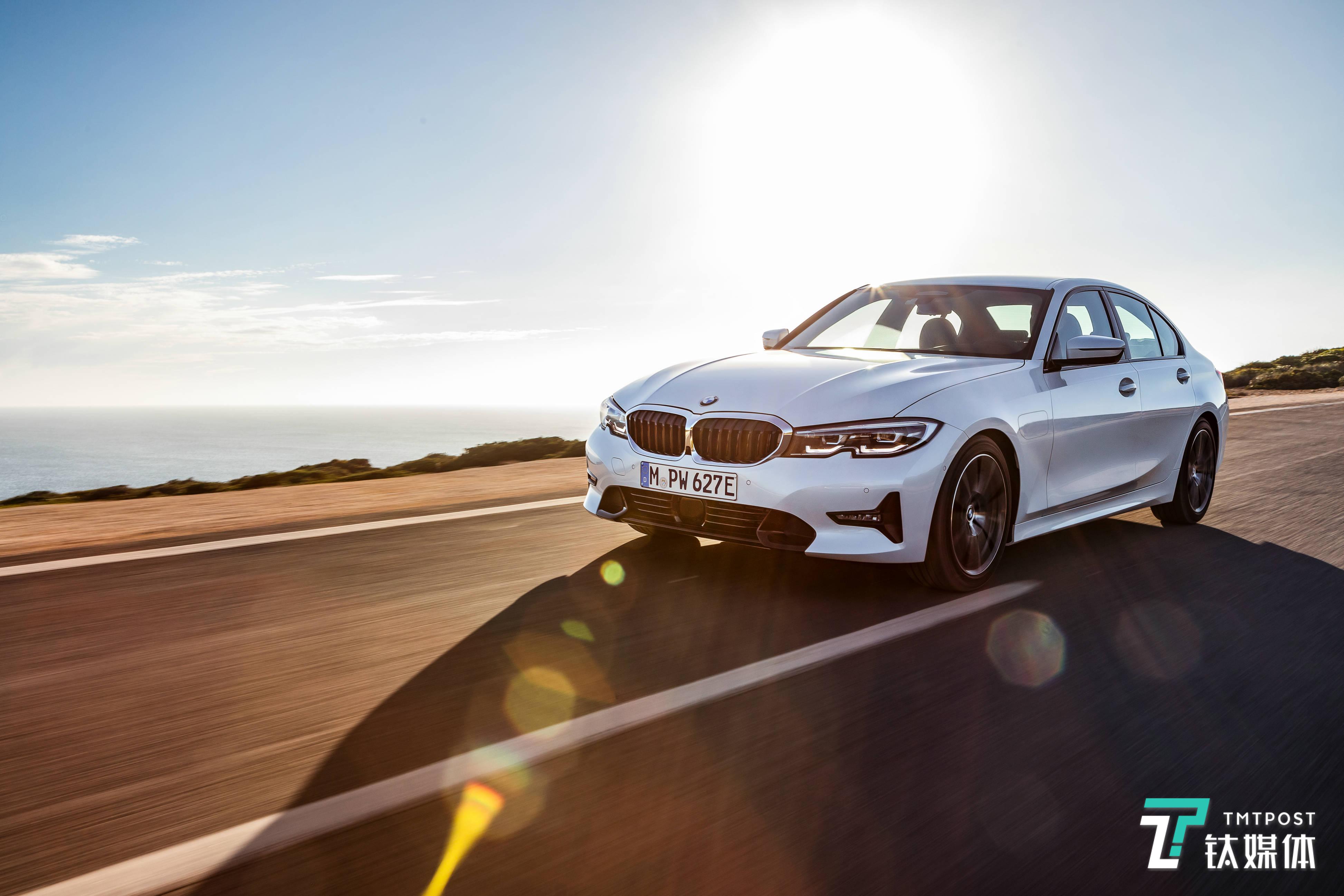 全面推动电气化进程,宝马6款混动车型日内瓦车展首发 | 一线车讯