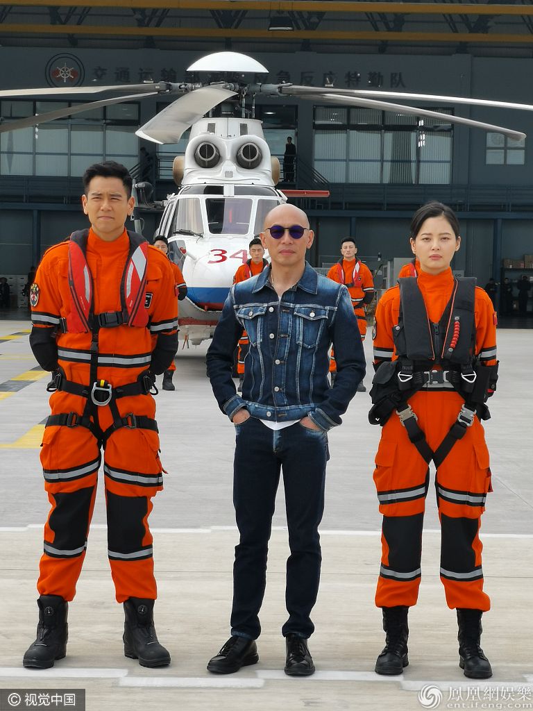 升级版《红海行动》！彭于晏救援服长腿吸睛 辛芷蕾变英气小花