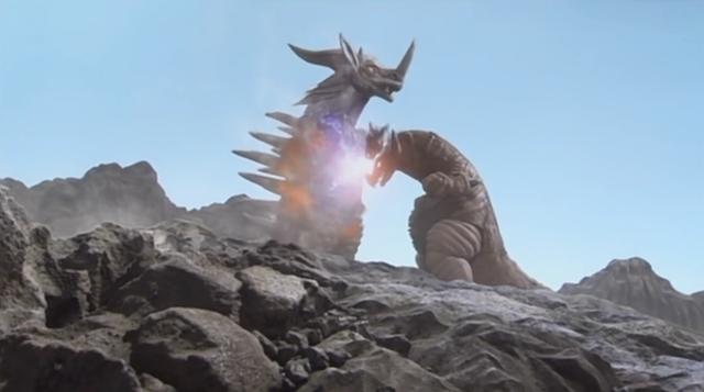 奥特曼:三场用光线打败泰兰特的战斗,两场有赛罗,一场是怪兽