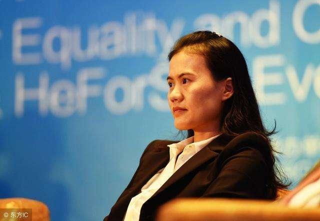 一个女人敢和马云拍桌？！聊聊彻底改变中国互联网的5个女人