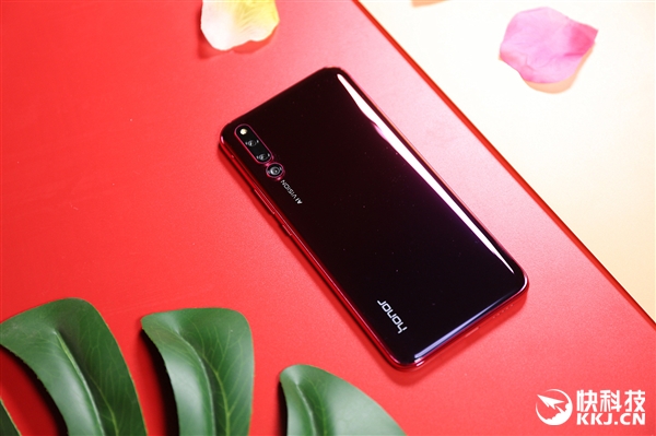 3D仿生感光+石墨烯散热！荣耀Magic 2 3D感光版图赏