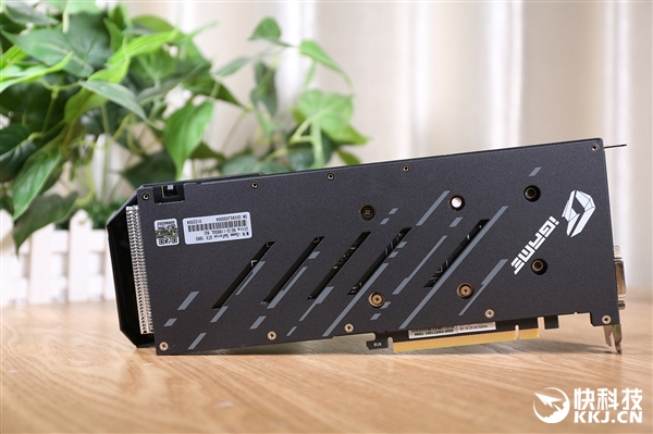 七彩虹iGame GTX 1660 Ultra 6G显卡拆解图赏