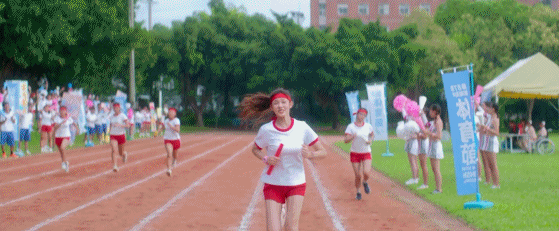 她的演技什么时候变得这么浮夸了？