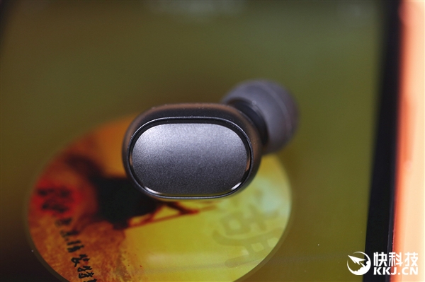 续航4小时 Redmi真无线蓝牙耳机AirDots图赏