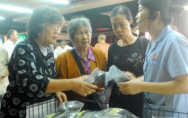 白血病大妈停药吃保健品“排毒”逝世，医师：千万不要让悲剧重演