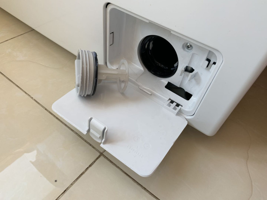 洗衣机右下角的门是干什么用的?打开可能会有“惊喜”