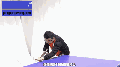 掌握这个要点,把侧上旋球发得既短又转,令对手误以为是下旋球