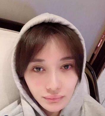 海归学历造假、被王思聪怼下巴“与时俱长”的女星，这张新脸吓哭网友···
