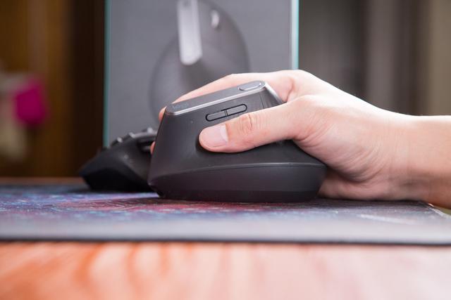 最佳办公鼠标?罗技 Logitech MX Vertical 垂直鼠标测评体验