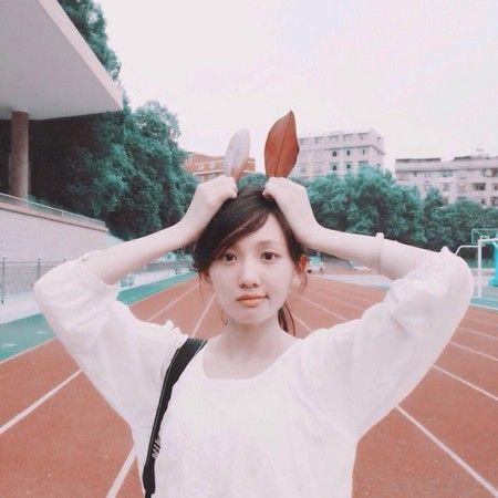 “代码女神”网络爆红 网友赞为IT界的颜值担当！