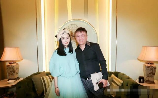 杨天真口才了得劝张雨绮卖包赚钱,范冰冰容光焕发搞事业开美容院