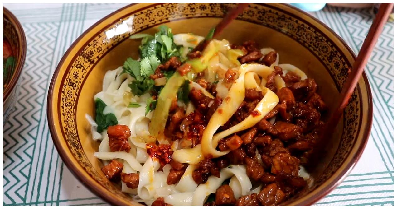 教您做陕西特色面食鸡汤刀削面味道一绝学会可以开店了