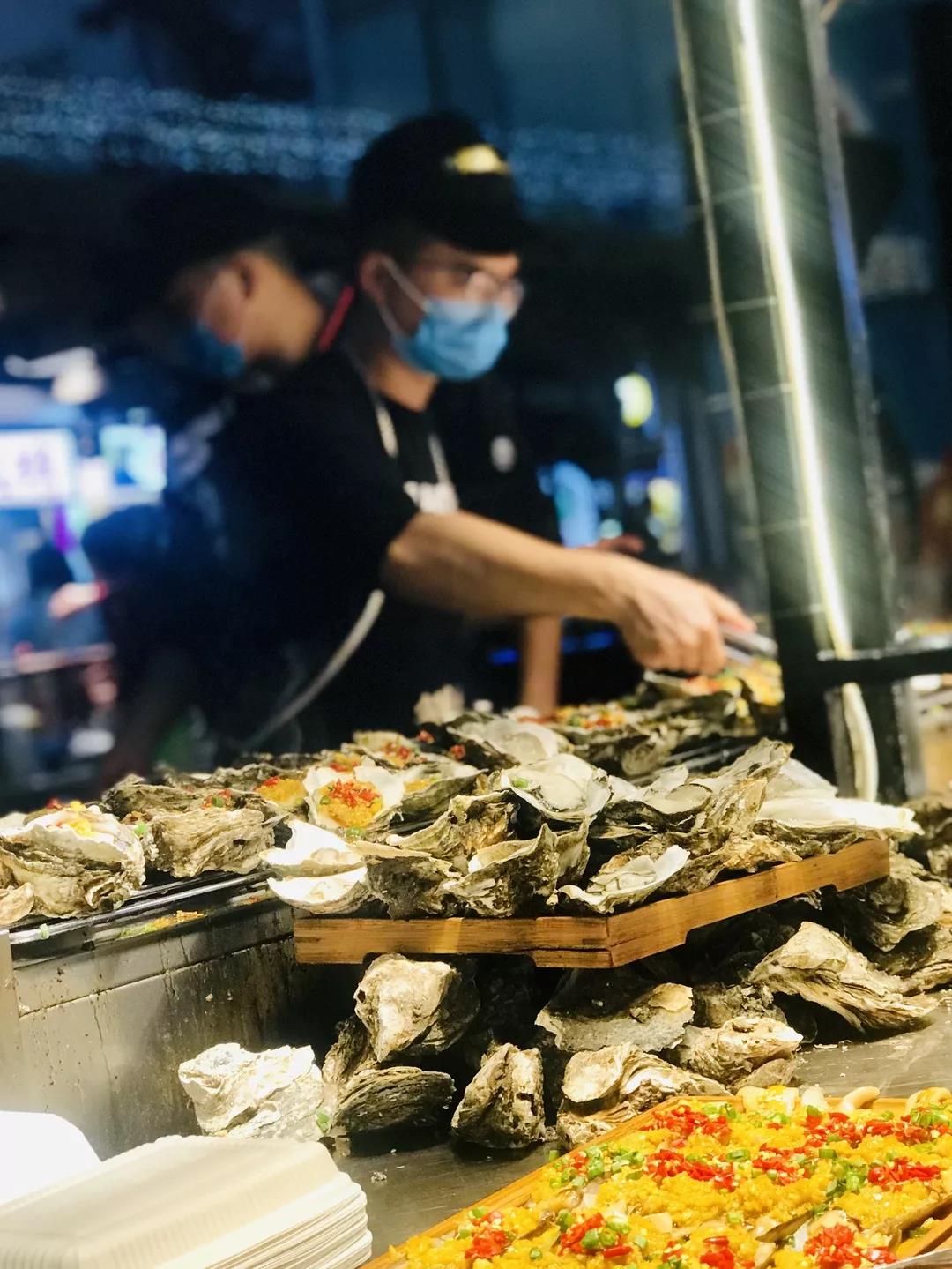 乱逛 我本打算只揣20块去新城市夜市，结果……