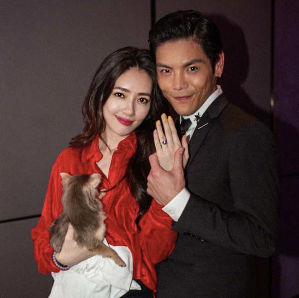 被向太拖进豪门的郭碧婷因800万钻戒被酸了？向佐这个回复甜炸惹！