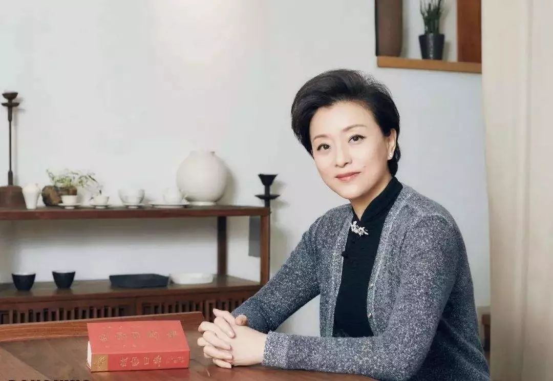 杨澜:“我付出30年青春,才有跟美国总统喝咖啡的机会!”