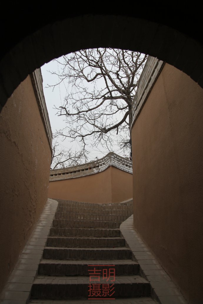 地平线下的古村落—陕州地坑院