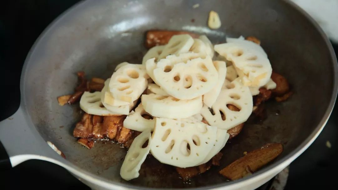 一点儿不腻的五花肉，靠这个酱汁被抢光！