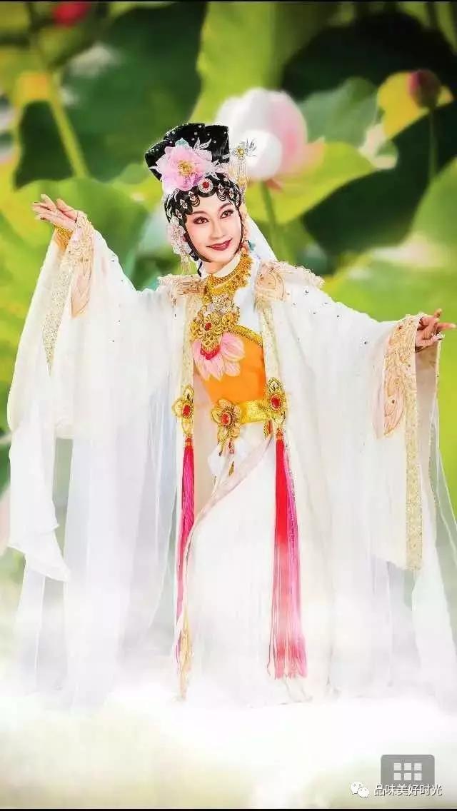 梅韵俊风 “吴氏青衣”神清骨俊 —— 记艺术大家吴汝俊的人生之梦