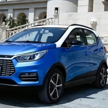 这款国产SUV神了，燃油版卖到停产，纯电版却成爆款，凭啥呢？