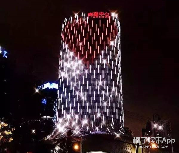 真求婚了？求个婚阵仗都这么大，婚礼当天还了得？