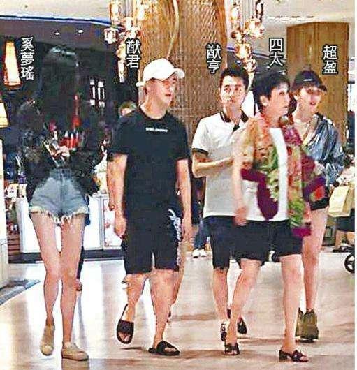 何猷君奚梦瑶求婚现场疑曝光！粉红色城堡舞台，布满白色鲜花