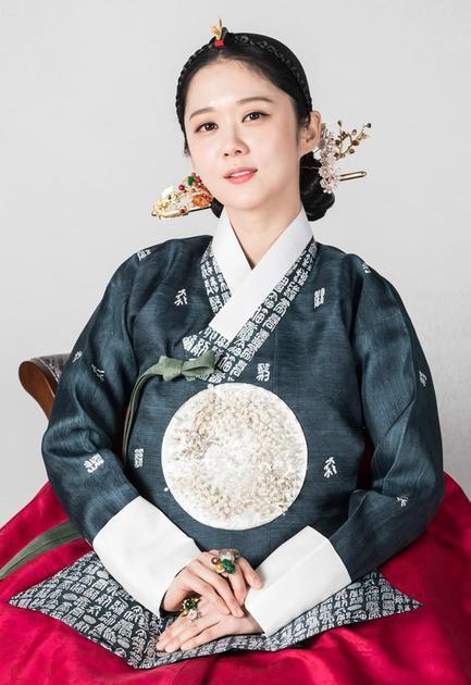 韩国的冻龄女神只有宋慧乔？张娜拉的防腐剂颜值也是服气